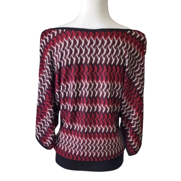 White House Black Market Red Black Chevron Batwing Short Sleeve Knit Top Size M - Picture 7 of 9